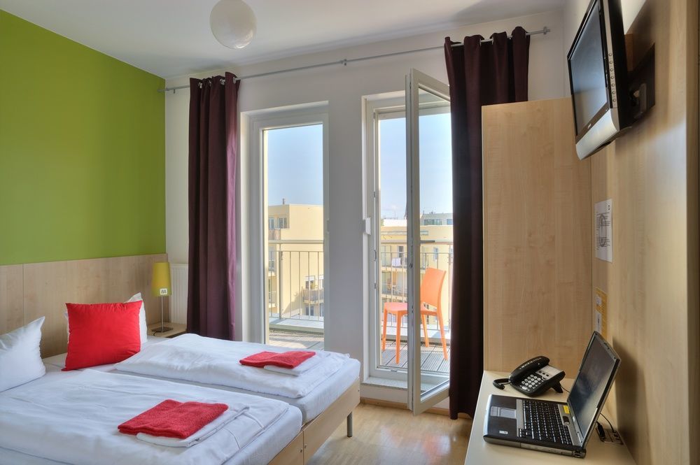 MEININGER Hotel Berlin Alexanderplatz Exterior foto